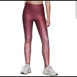 EUC pink light leopard Good American leggings